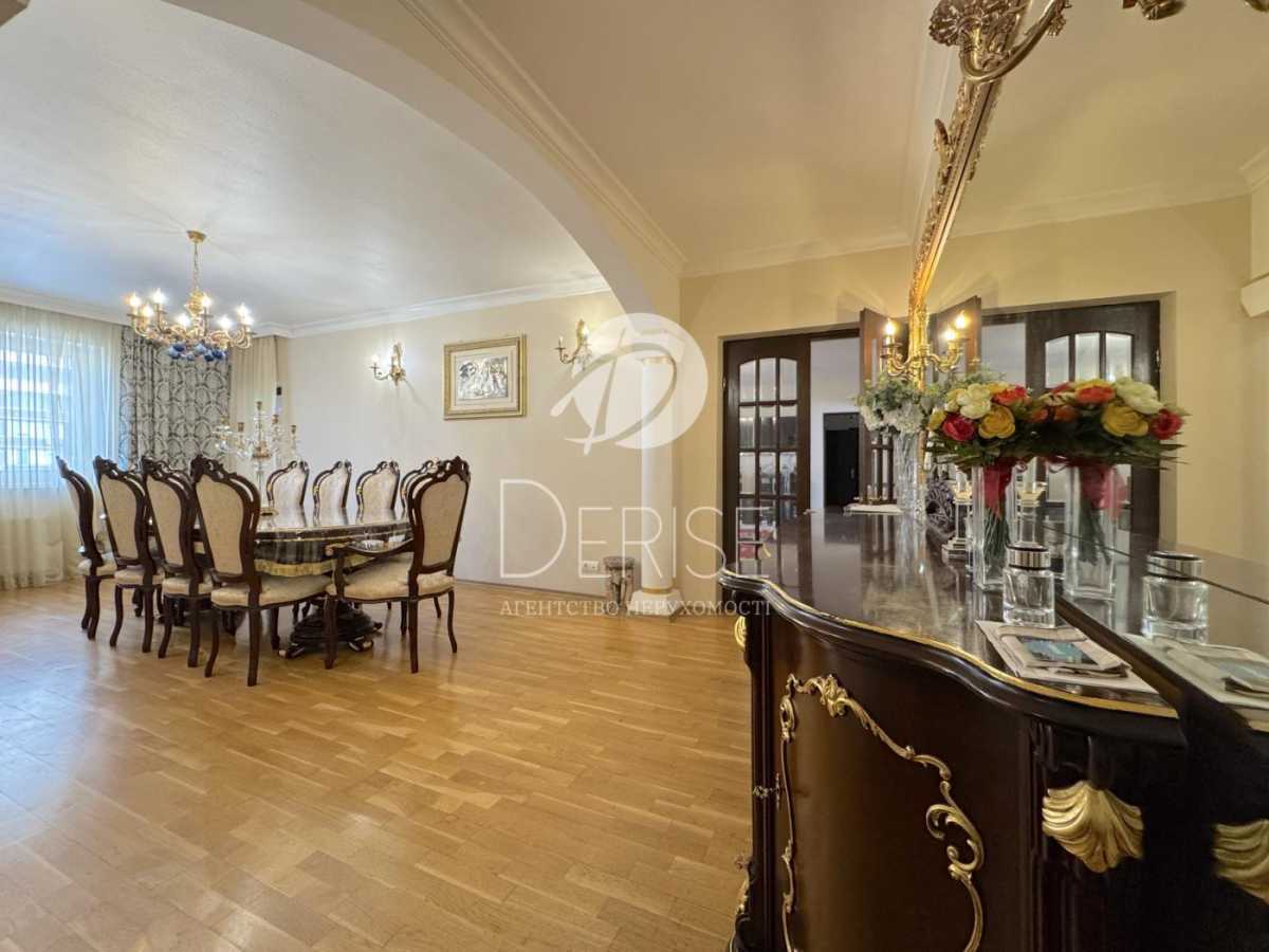 Продаж 4-кімнатної квартири 190 м², Василя Тютюнника вул., 40