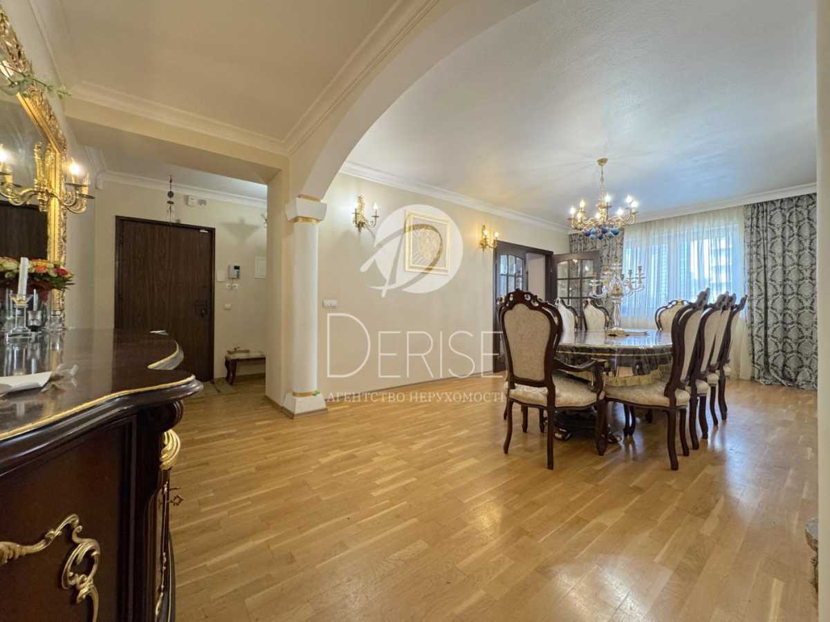 Продаж 4-кімнатної квартири 190 м², Василя Тютюнника вул., 40