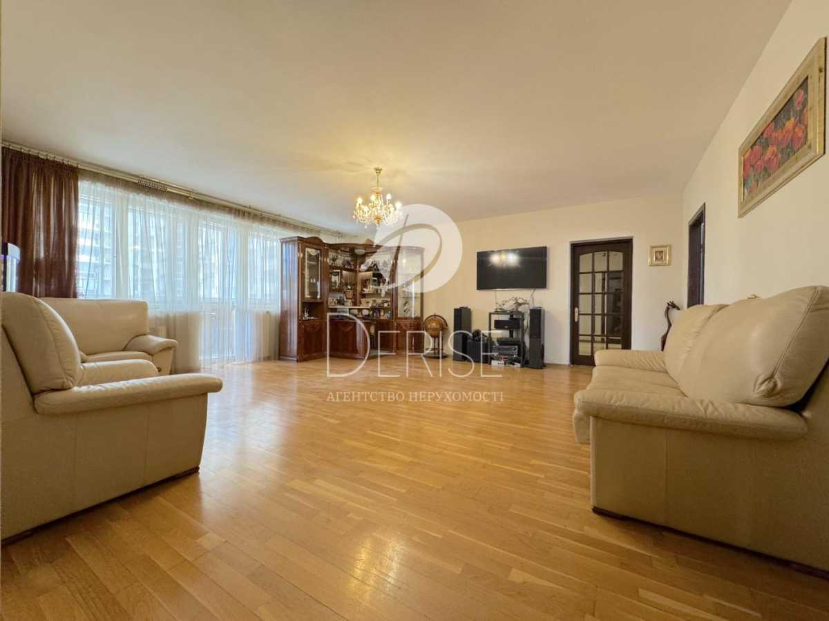 Продаж 4-кімнатної квартири 190 м², Василя Тютюнника вул., 40