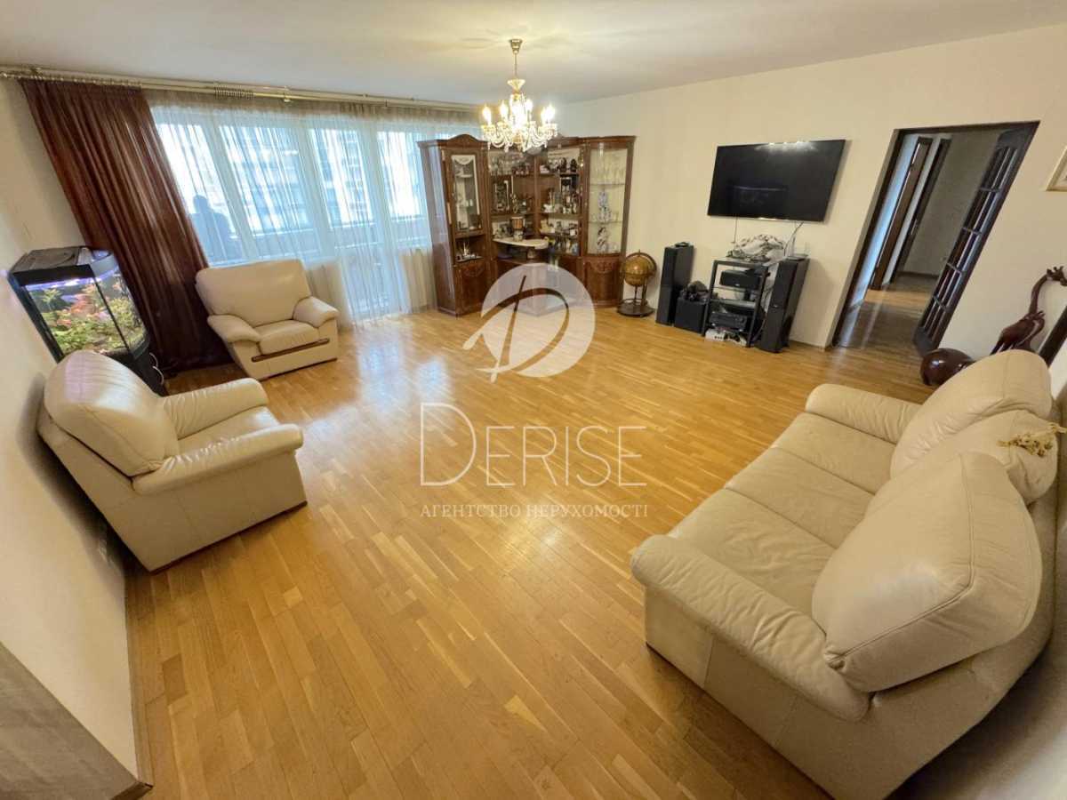 Продаж 4-кімнатної квартири 190 м², Василя Тютюнника вул., 40