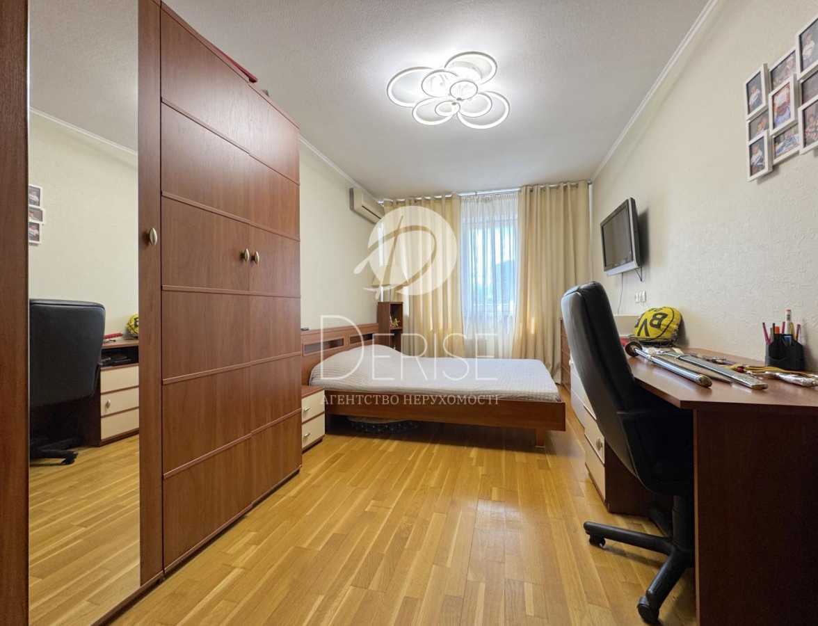 Продаж 4-кімнатної квартири 190 м², Василя Тютюнника вул., 40