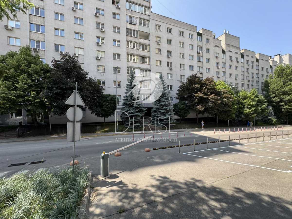 Продаж 4-кімнатної квартири 190 м², Василя Тютюнника вул., 40