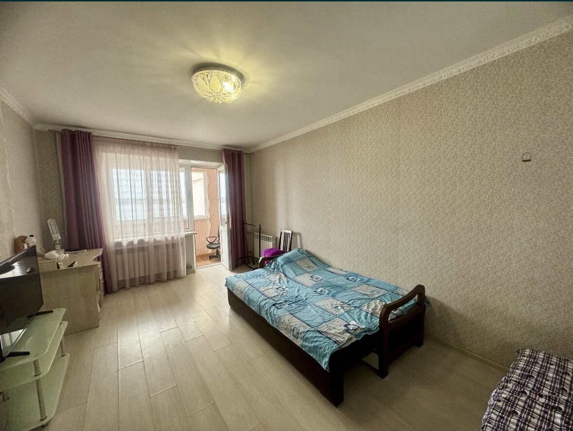 Продажа 1-комнатной квартиры 42 м², Лазурная ул.