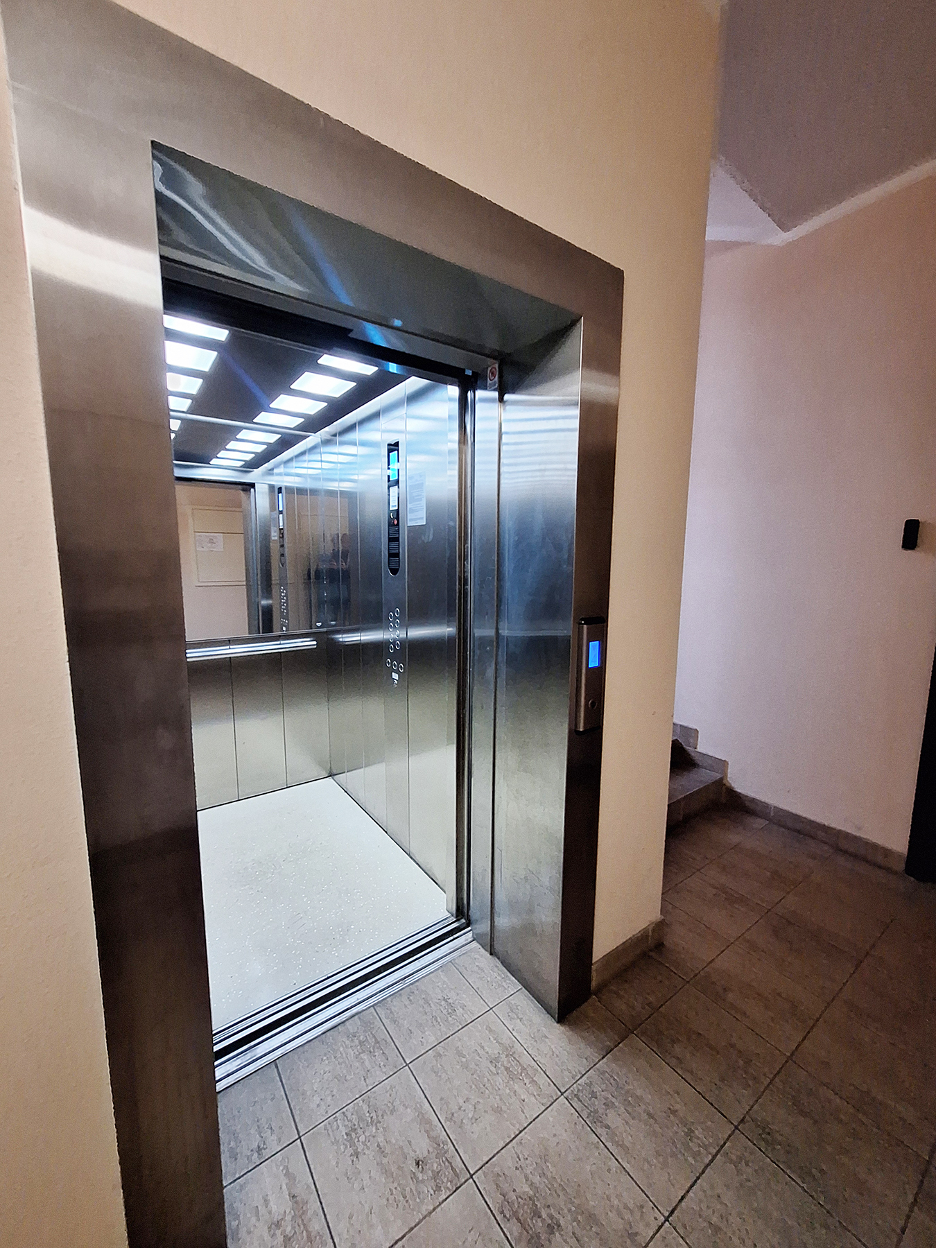 Оренда 1-кімнатної квартири 50 м², Академіка Єфремова вул., 8А