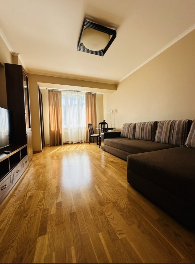 Аренда 1-комнатной квартиры 50 м², Днепровская наб., 1А