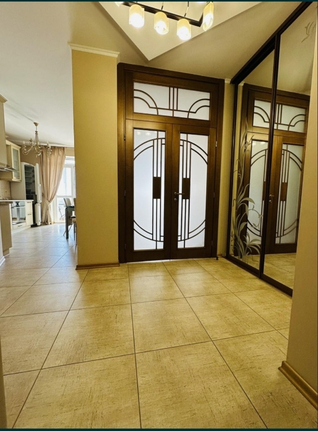 Аренда 1-комнатной квартиры 50 м², Днепровская наб., 1А