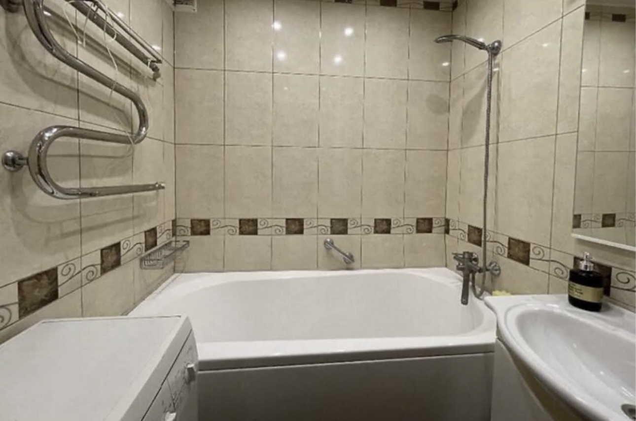 Продаж 2-кімнатної квартири 53 м², Садовий про-д, 24А