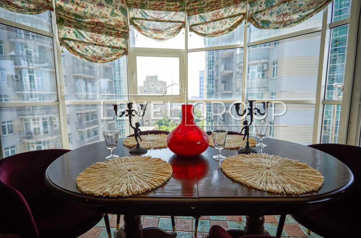 Продажа 3-комнатной квартиры 159 м², Зверинецкая ул., 59