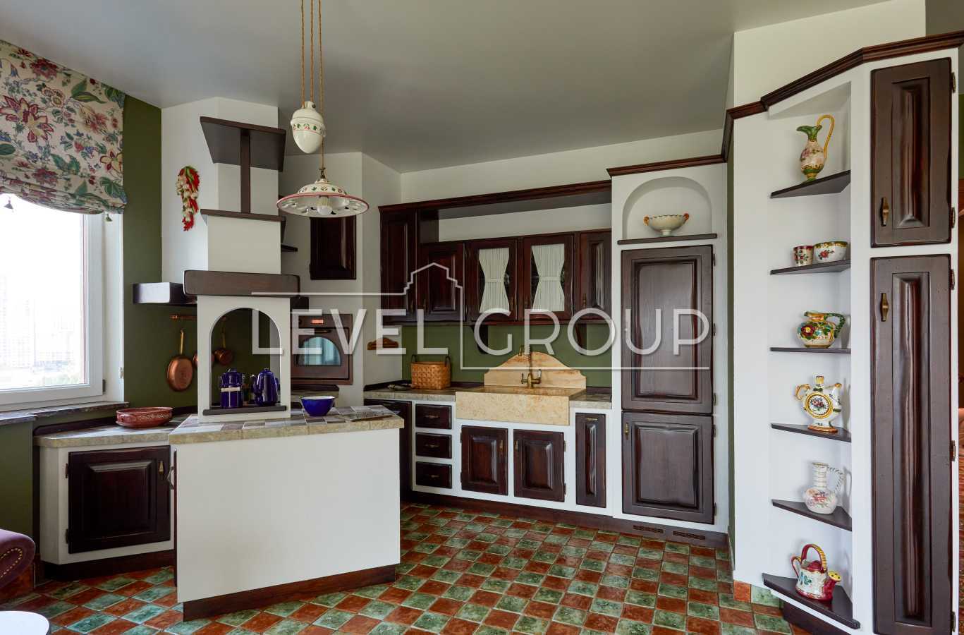 Продажа 3-комнатной квартиры 159 м², Зверинецкая ул., 59