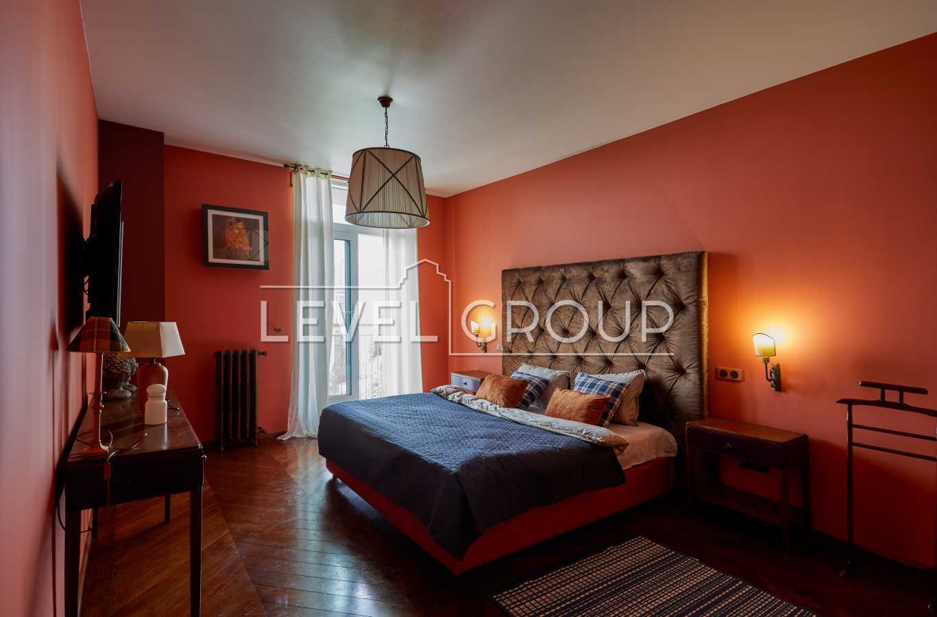 Продажа 3-комнатной квартиры 159 м², Зверинецкая ул., 59