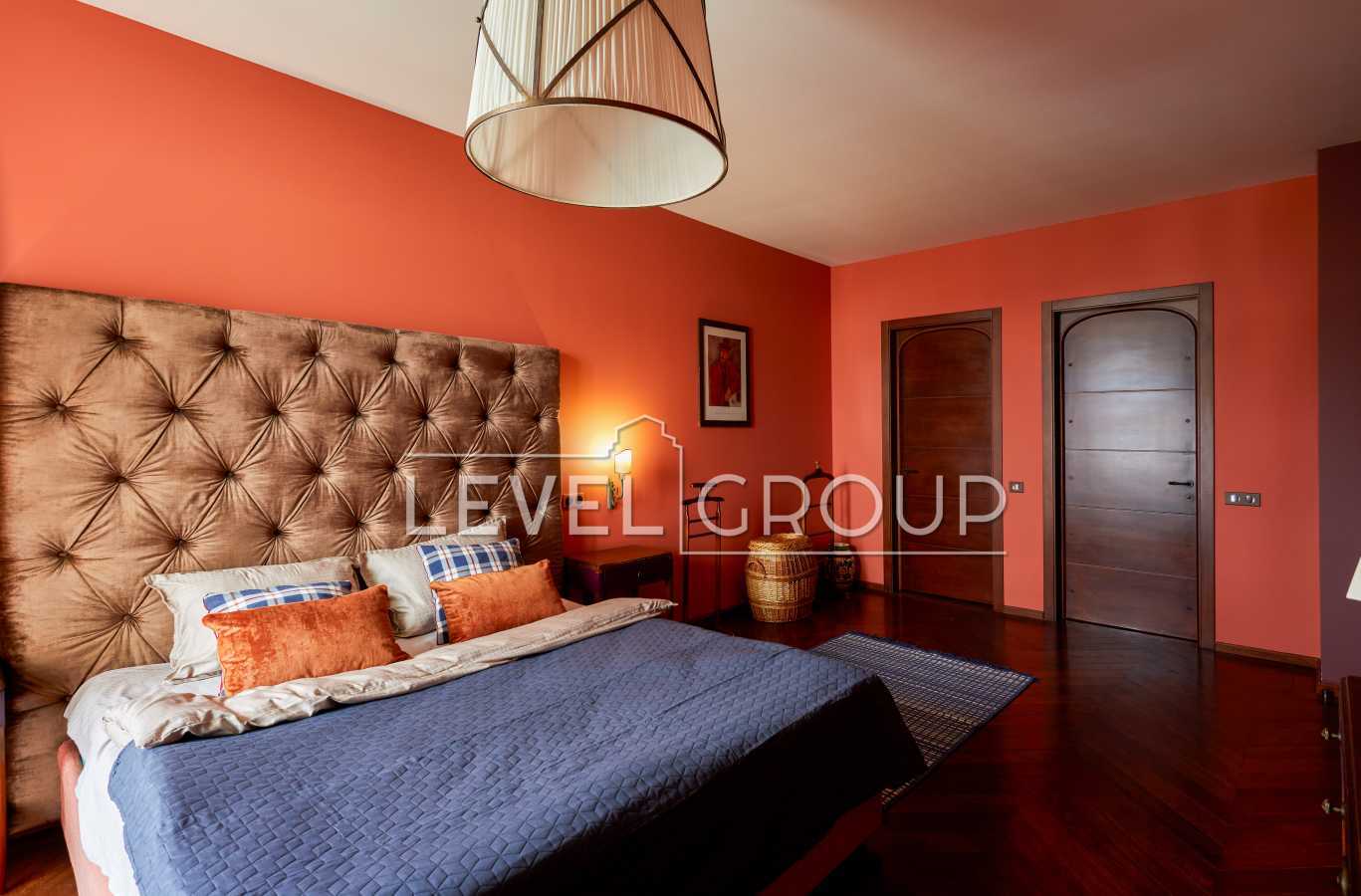 Продажа 3-комнатной квартиры 159 м², Зверинецкая ул., 59