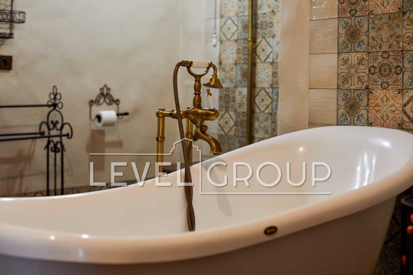 Продажа 3-комнатной квартиры 159 м², Зверинецкая ул., 59