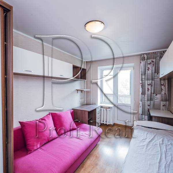 Продаж 3-кімнатної квартири 70 м², Симиренка вул., 2/19