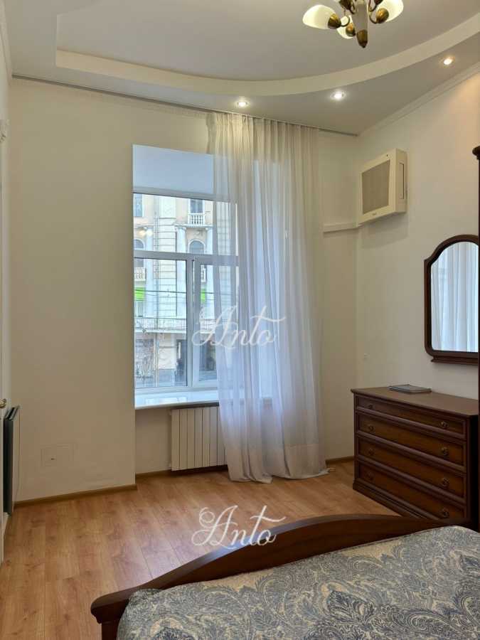 Продажа 2-комнатной квартиры 86 м², Большая Васильковская ул., 26