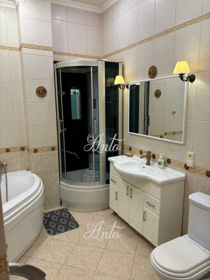 Продажа 2-комнатной квартиры 86 м², Большая Васильковская ул., 26