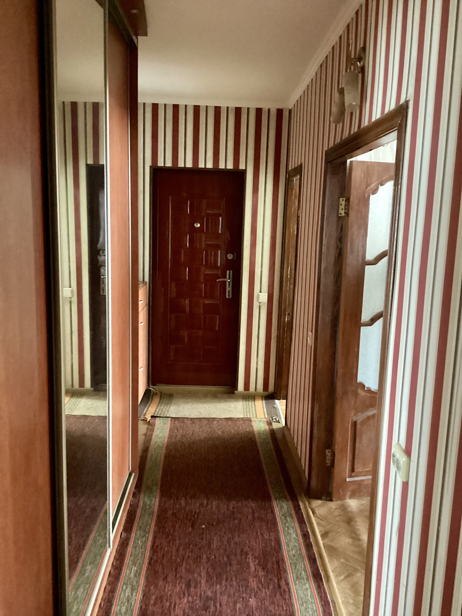 Продаж 3-кімнатної квартири 70.1 м²