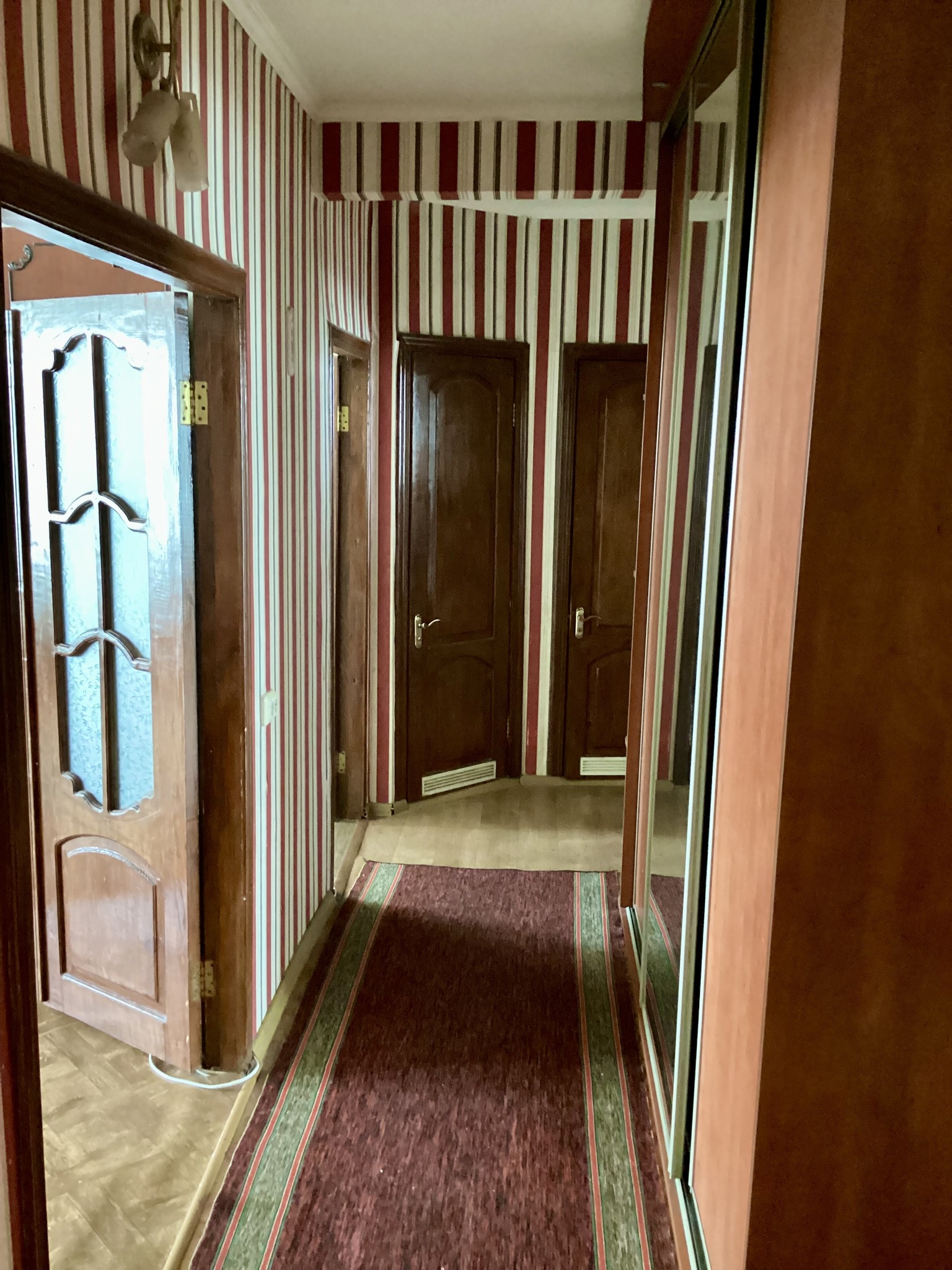 Продаж 3-кімнатної квартири 70.1 м²