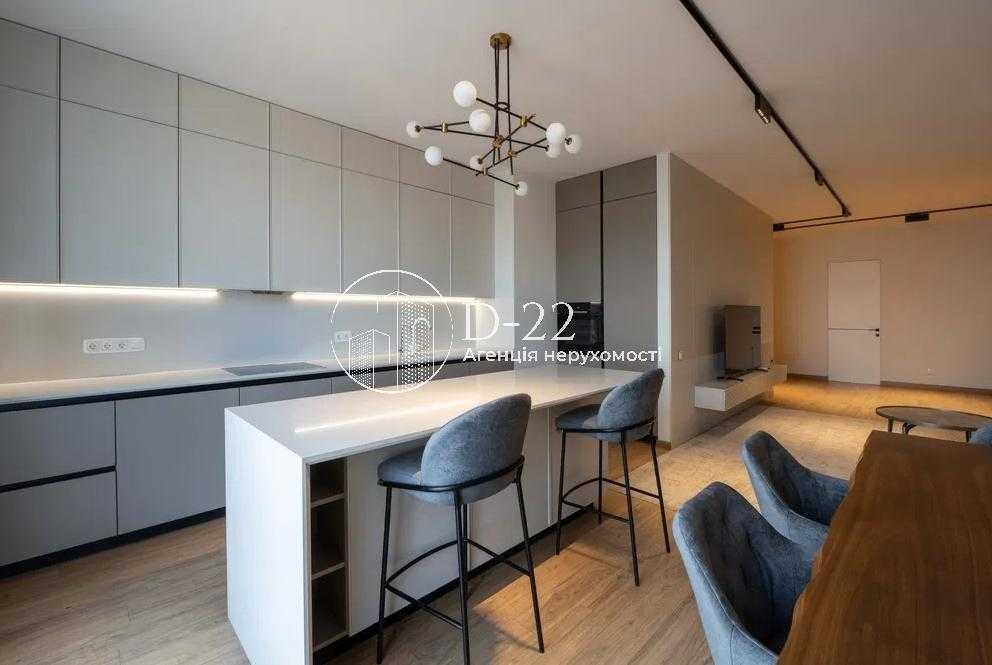Аренда 5-комнатной квартиры 190 м², Бусловская ул., 12