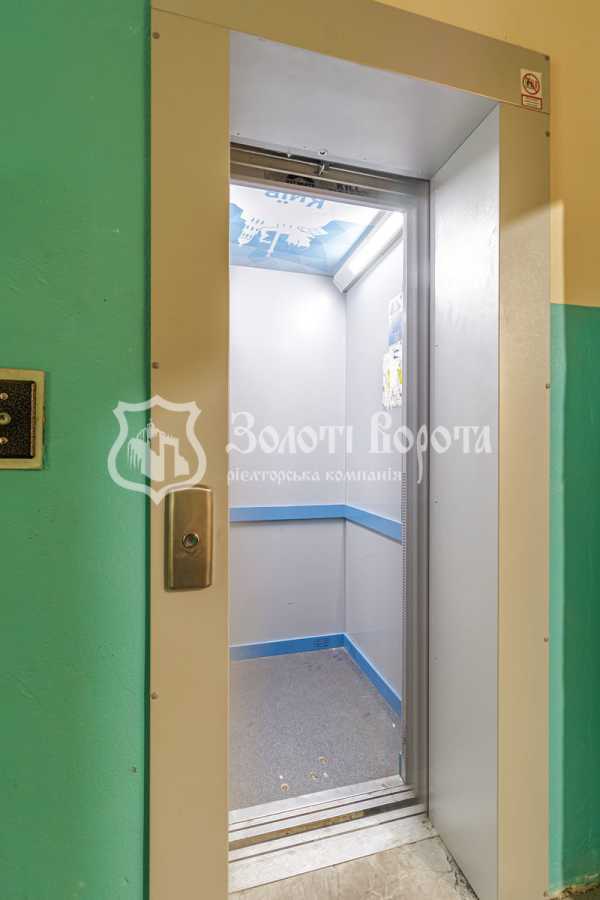 Продаж 1-кімнатної квартири 36 м², Березняківська вул., 30