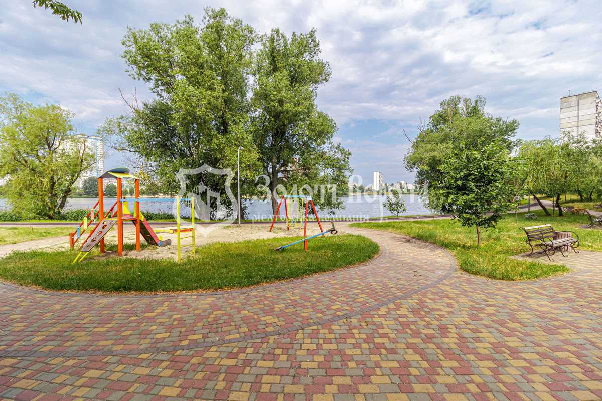 Продаж 1-кімнатної квартири 36 м², Березняківська вул., 30
