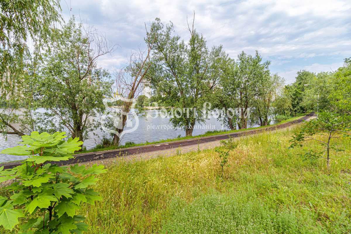 Продаж 1-кімнатної квартири 36 м², Березняківська вул., 30