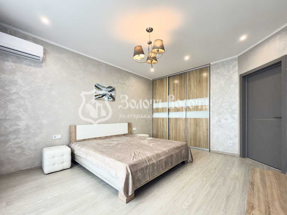 Продаж 1-кімнатної квартири 43.2 м², Першотравнева, 22/27