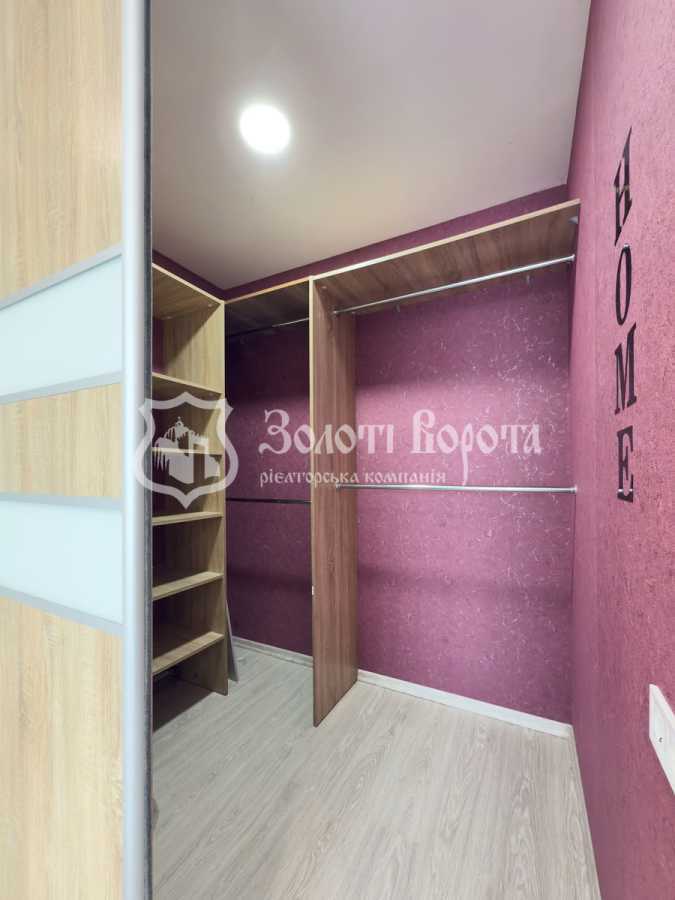 Продаж 1-кімнатної квартири 43.2 м², Першотравнева, 22/27