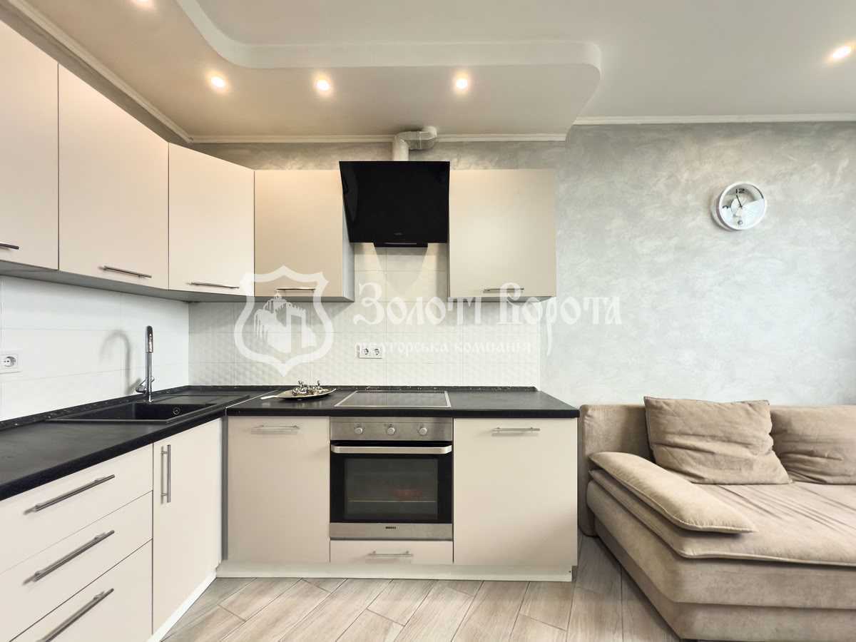 Продаж 1-кімнатної квартири 43.2 м², Першотравнева, 22/27