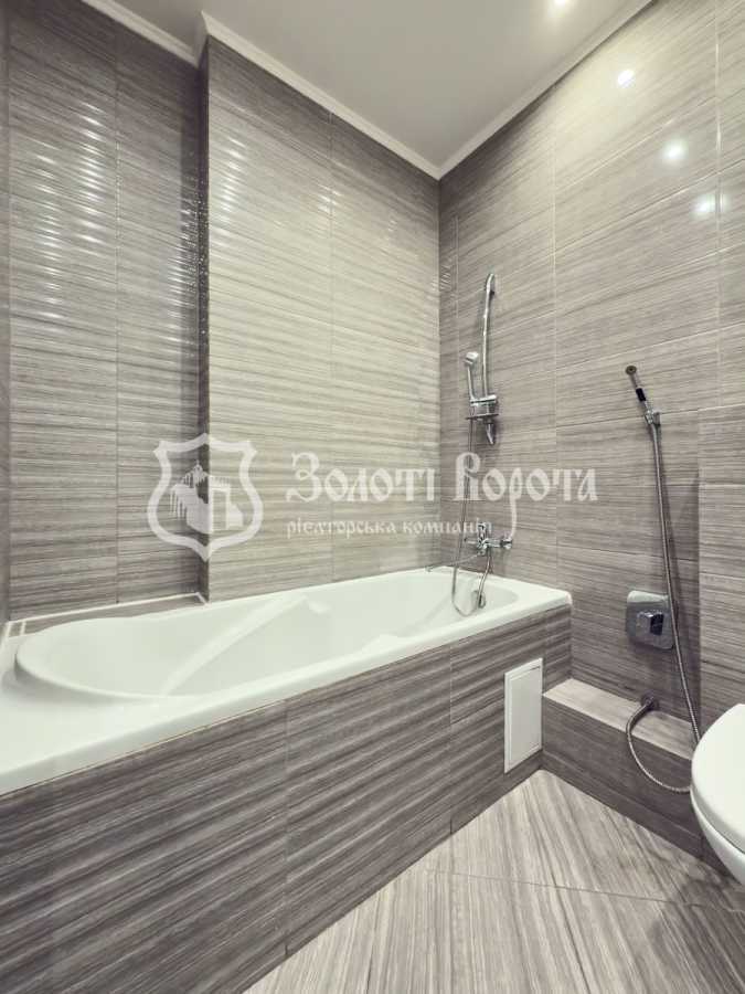Продаж 1-кімнатної квартири 43.2 м², Першотравнева, 22/27