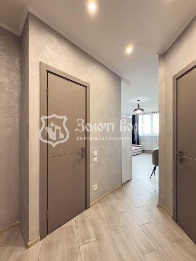Продаж 1-кімнатної квартири 43.2 м², Першотравнева, 22/27