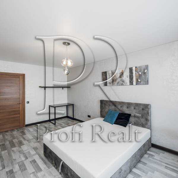 Продаж 1-кімнатної квартири 50 м², Ревуцького вул., 54