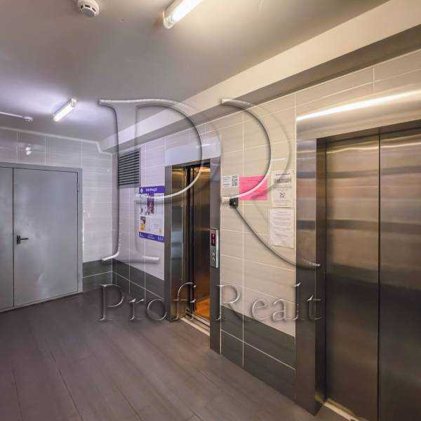 Продаж 1-кімнатної квартири 50 м², Ревуцького вул., 54