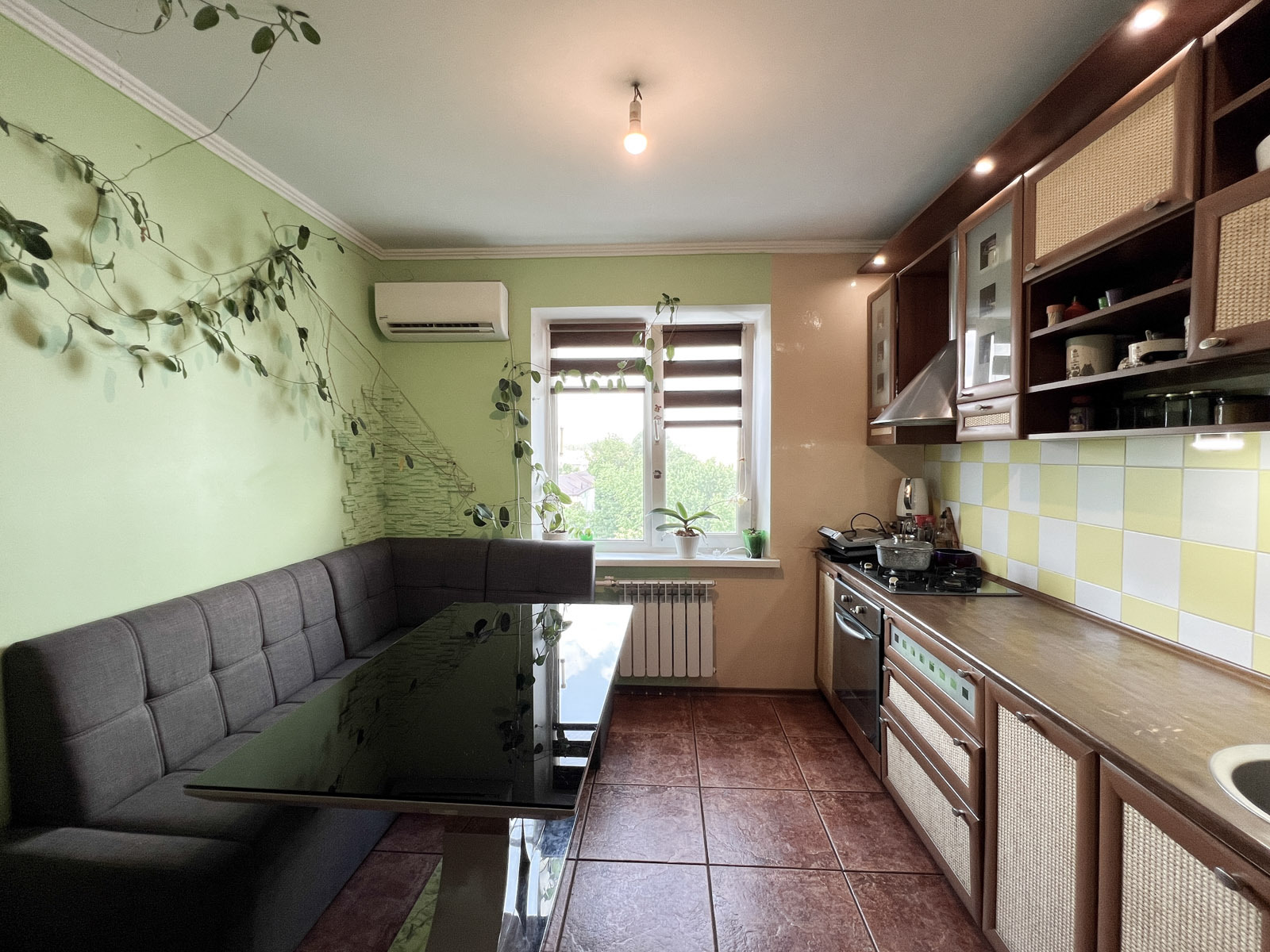Продаж 4-кімнатної квартири 75 м², Євгена Харченко вул., 41