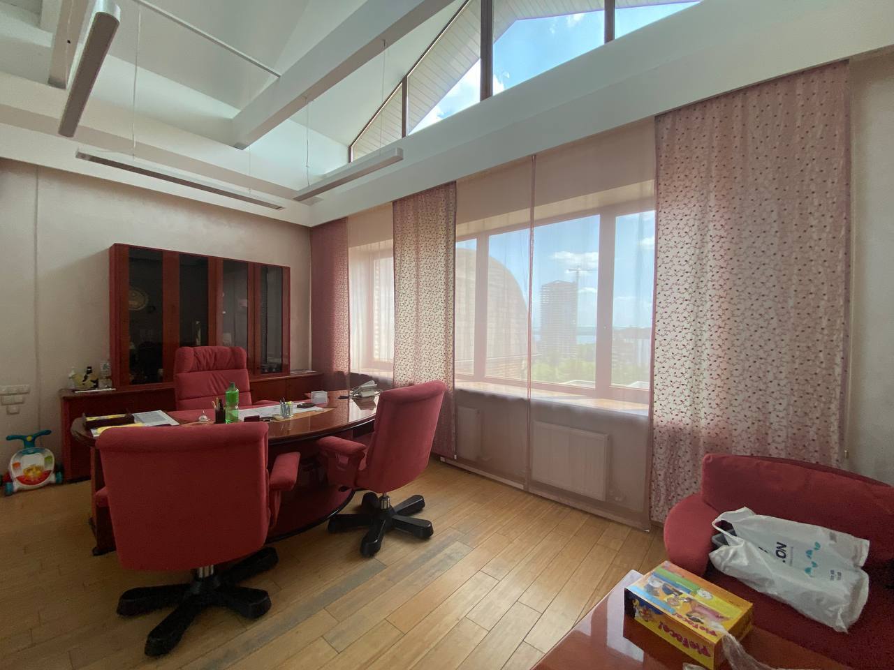Аренда коммерции 1568 м², Святослава Храброго ул., 35