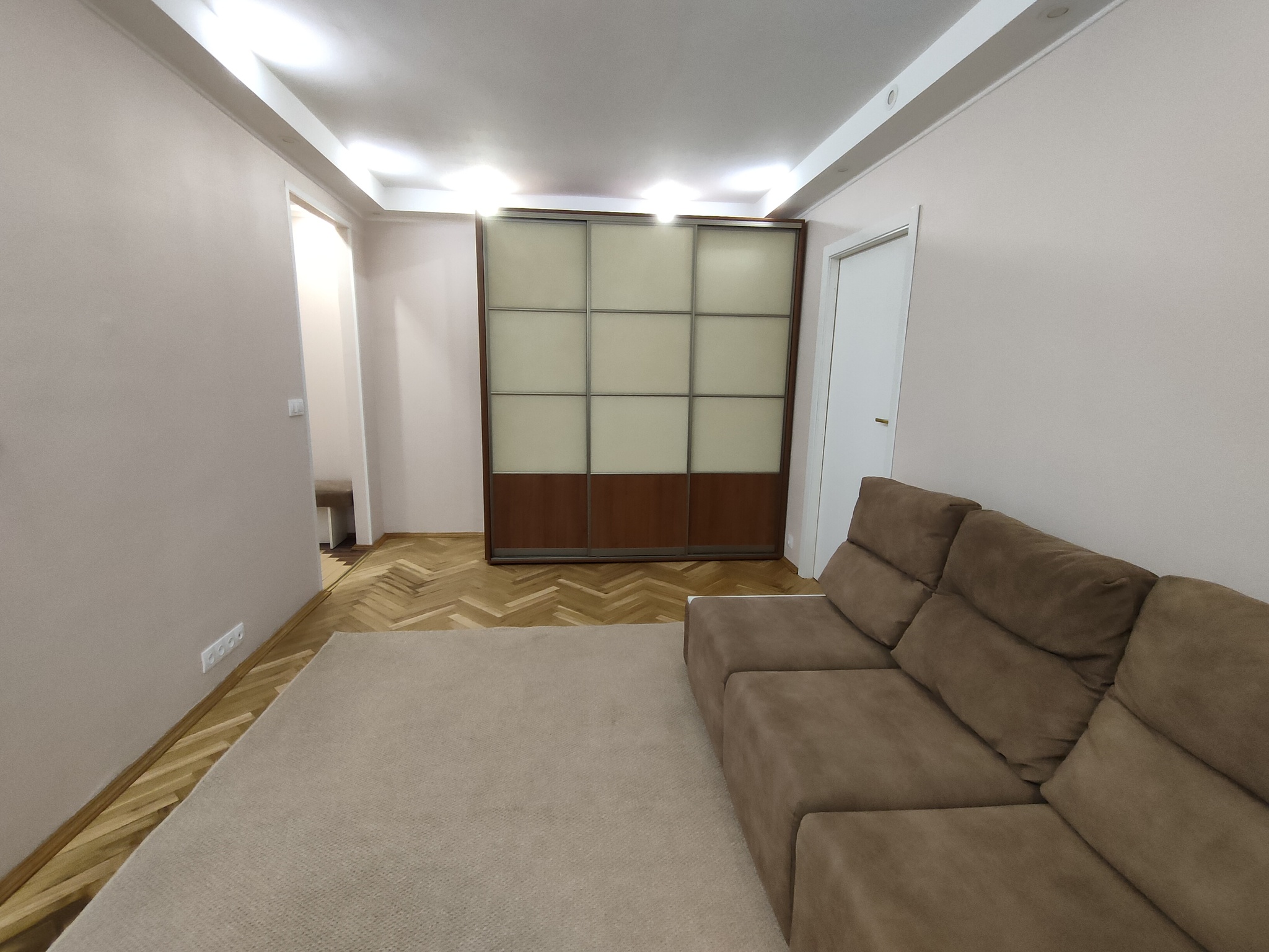 Аренда 2-комнатной квартиры 46 м², Джона Маккейна ул., 9