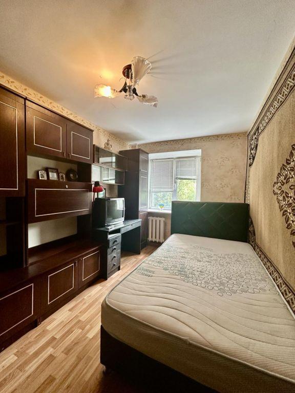 Продаж 3-кімнатної квартири 60 м², Небесної Сотні вул.