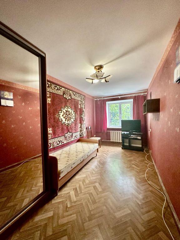 Продаж 3-кімнатної квартири 60 м², Небесної Сотні вул.