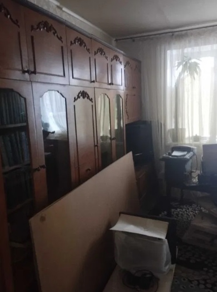 Продаж 4-кімнатної квартири 75 м², Дарницька вул.