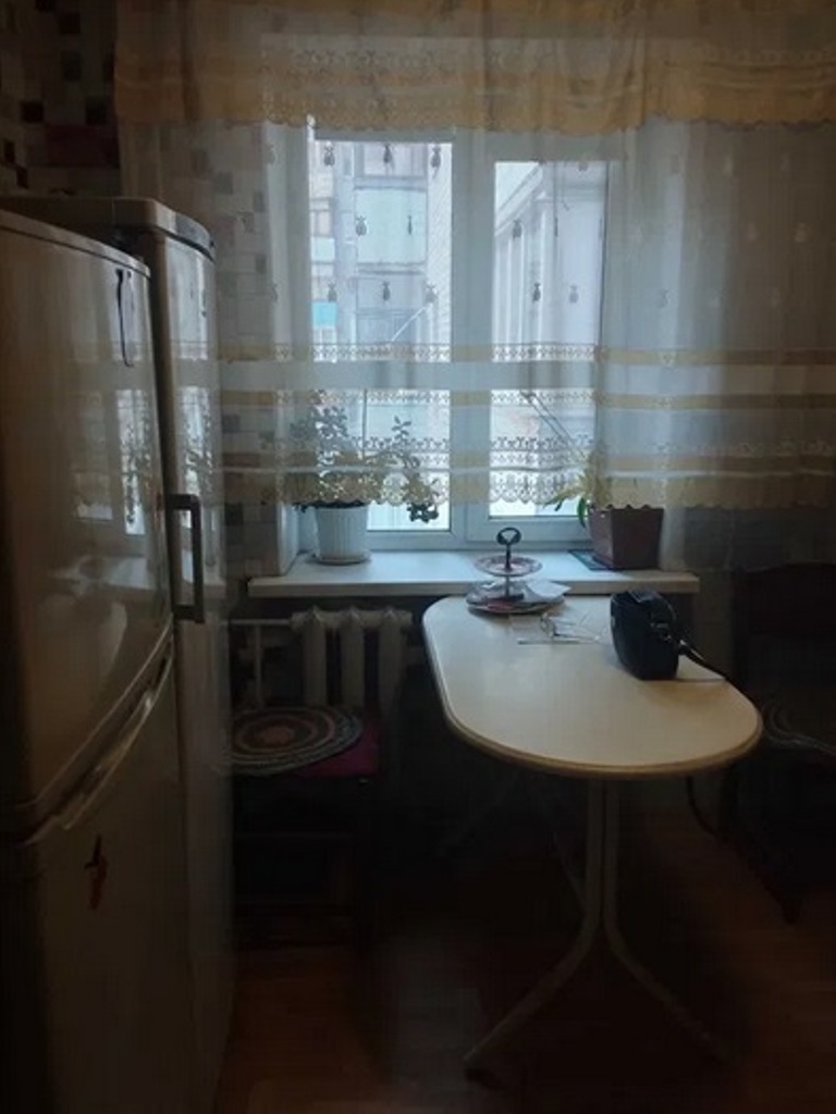 Продаж 4-кімнатної квартири 75 м², Дарницька вул.