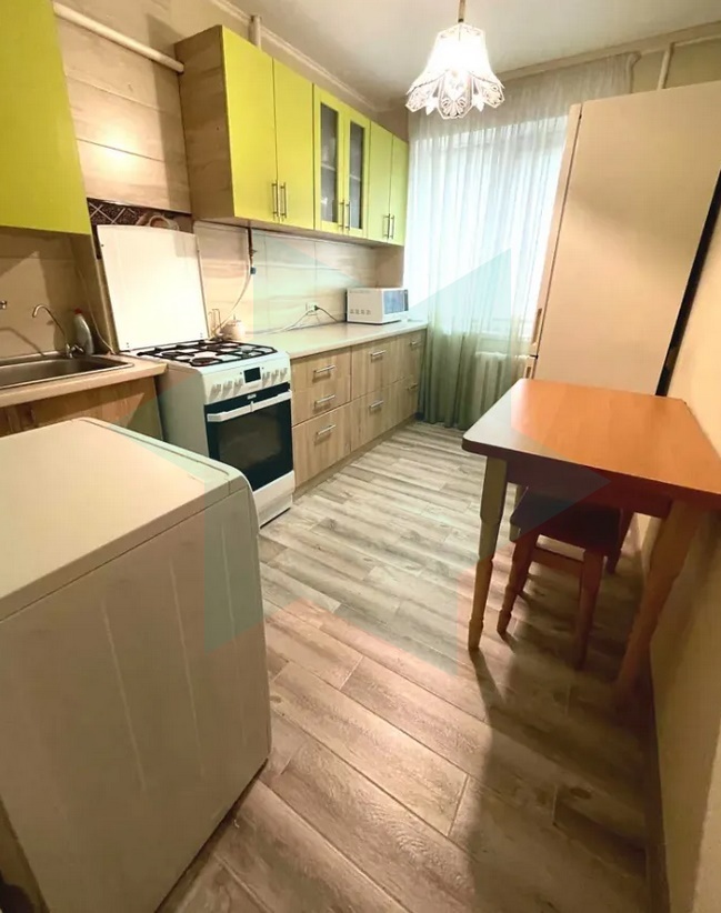 Продажа 3-комнатной квартиры 60 м², Маршала Малиновского ул.