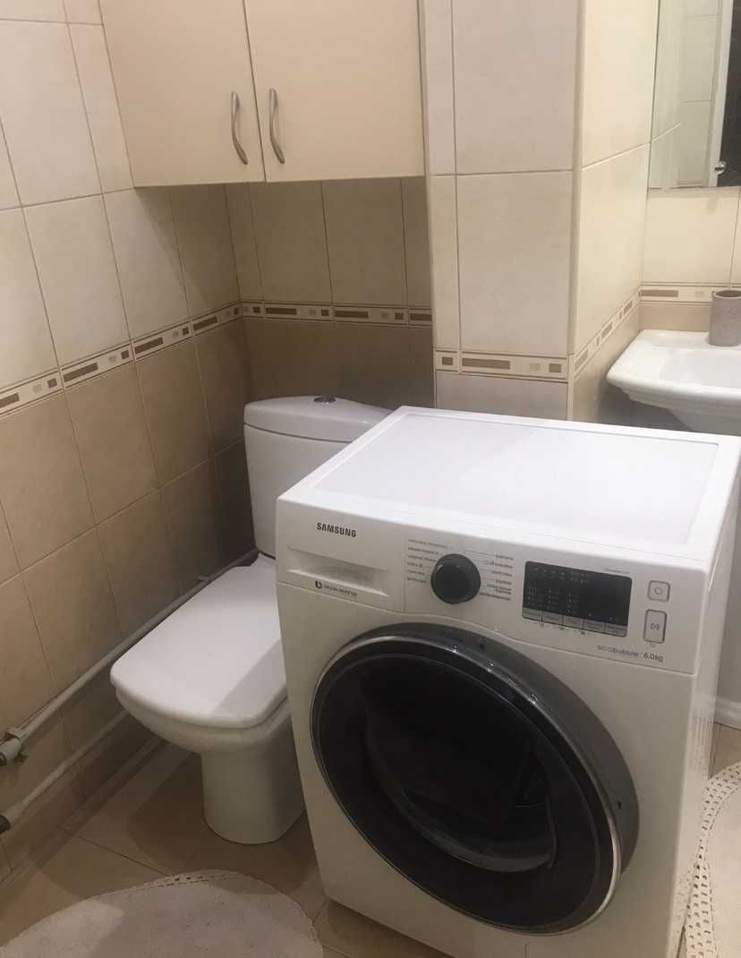 Продаж 3-кімнатної квартири 69 м², Миру просп., 12