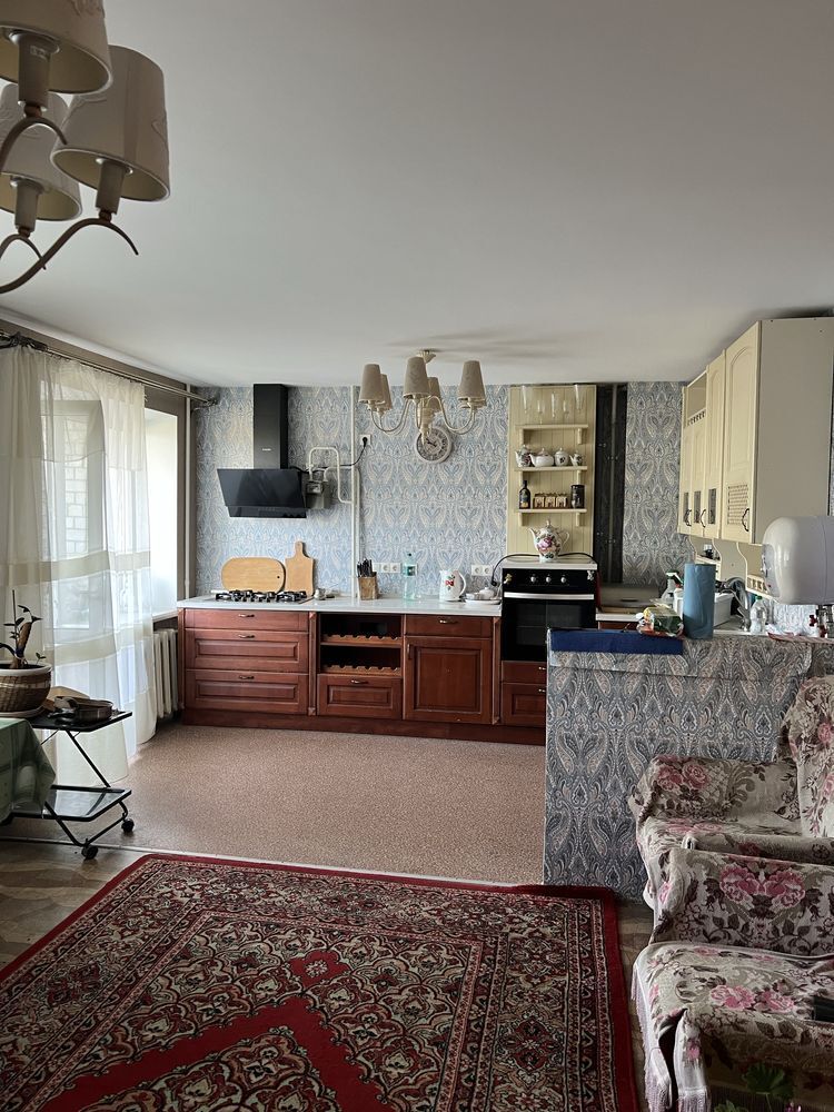 Продажа 2-комнатной квартиры 99 м², Бажова ул.