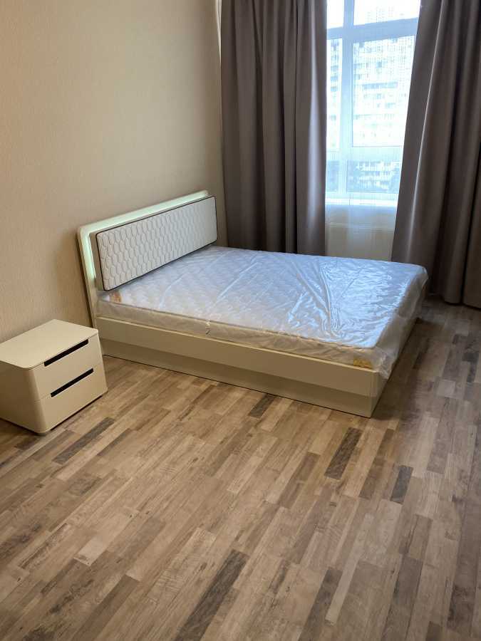Оренда 1-кімнатної квартири 41 м², Миколи Гулака вул., 4