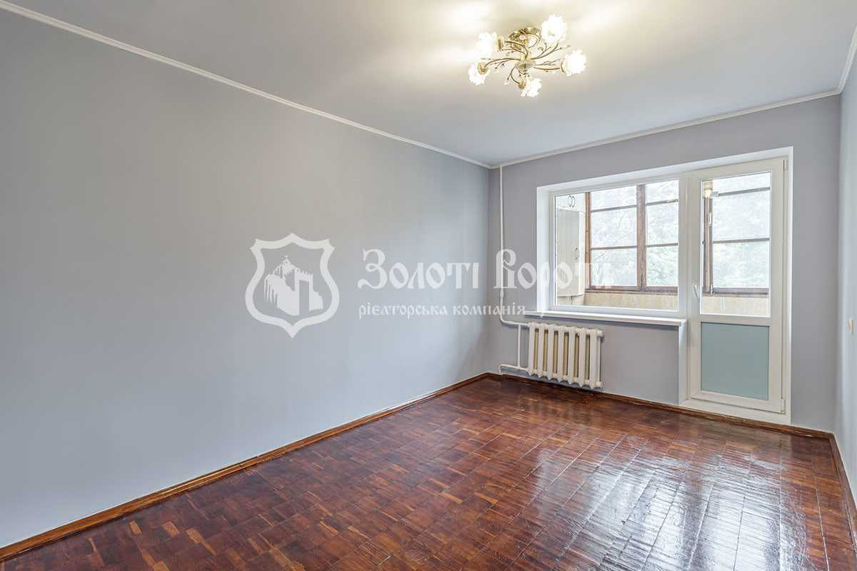 Продаж 1-кімнатної квартири 27 м², Новоукраїнська вул., 46