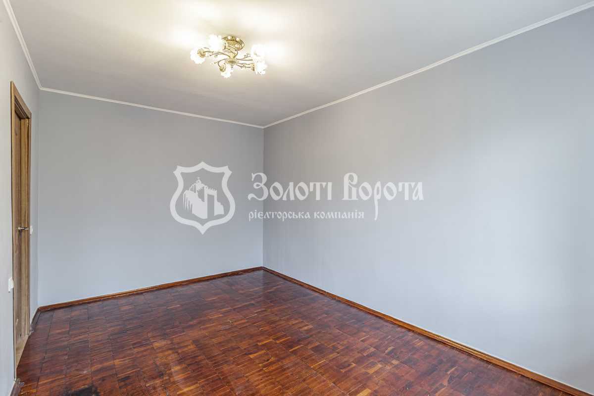 Продаж 1-кімнатної квартири 27 м², Новоукраїнська вул., 46
