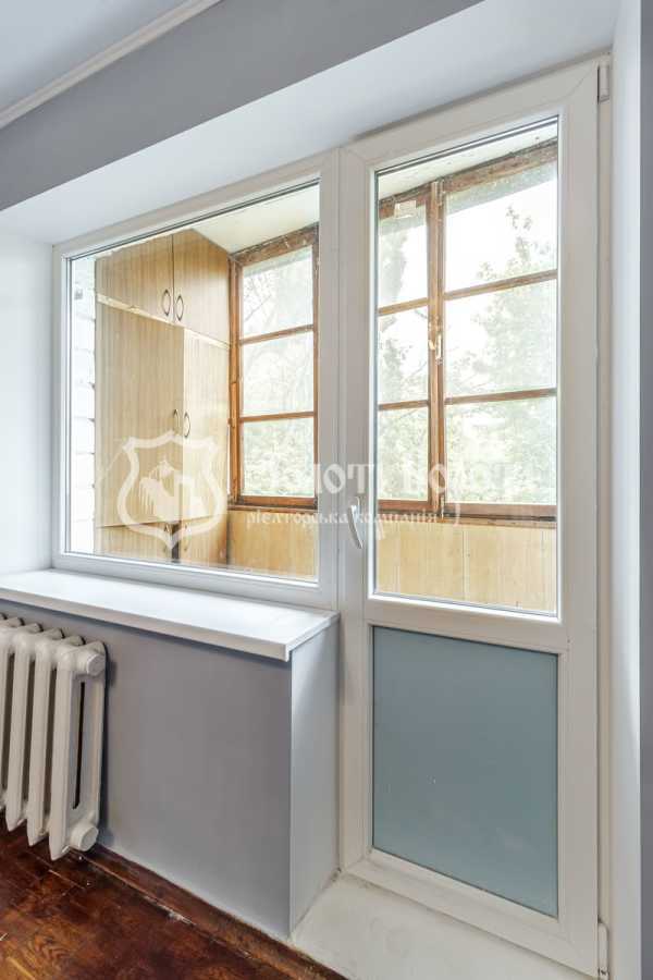 Продаж 1-кімнатної квартири 27 м², Новоукраїнська вул., 46