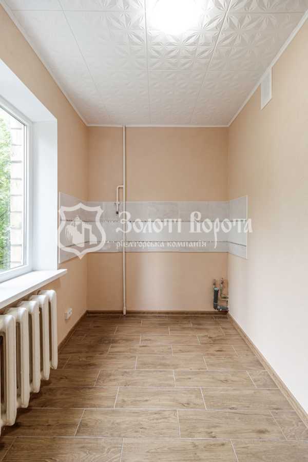 Продаж 1-кімнатної квартири 27 м², Новоукраїнська вул., 46