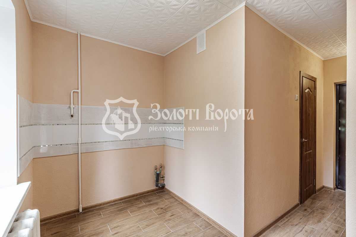Продаж 1-кімнатної квартири 27 м², Новоукраїнська вул., 46