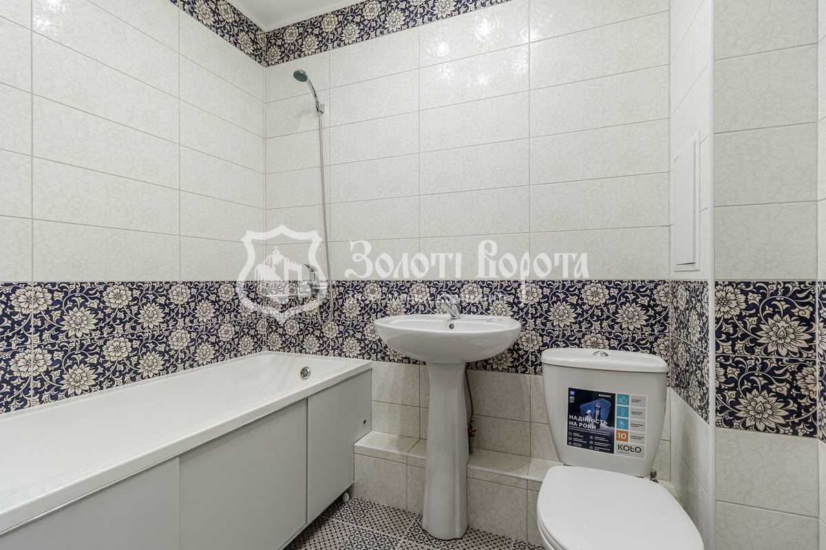 Продаж 1-кімнатної квартири 27 м², Новоукраїнська вул., 46