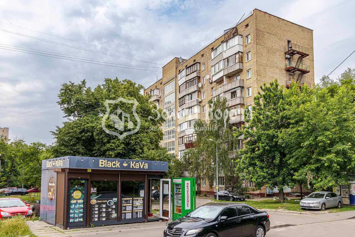 Продаж 1-кімнатної квартири 27 м², Новоукраїнська вул., 46